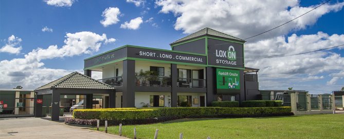 Loxon Storage Loganholme Facility Exterior