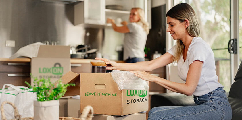 People unpacking their Loxon Storage boxes